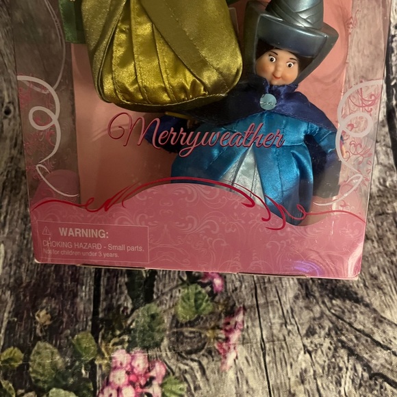HTF! Disney Store Sleeping Beauty Fairy Godmother Doll Set - Picture 4 of 12